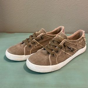 Blowfish Malibu sneakers size 8